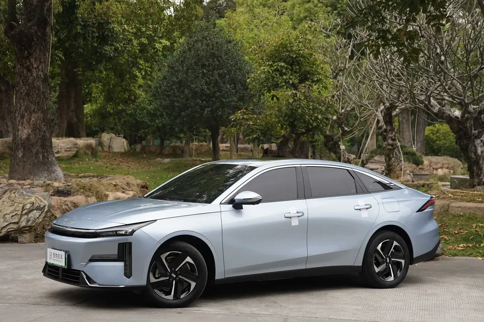Geely Galaxy L6 2025