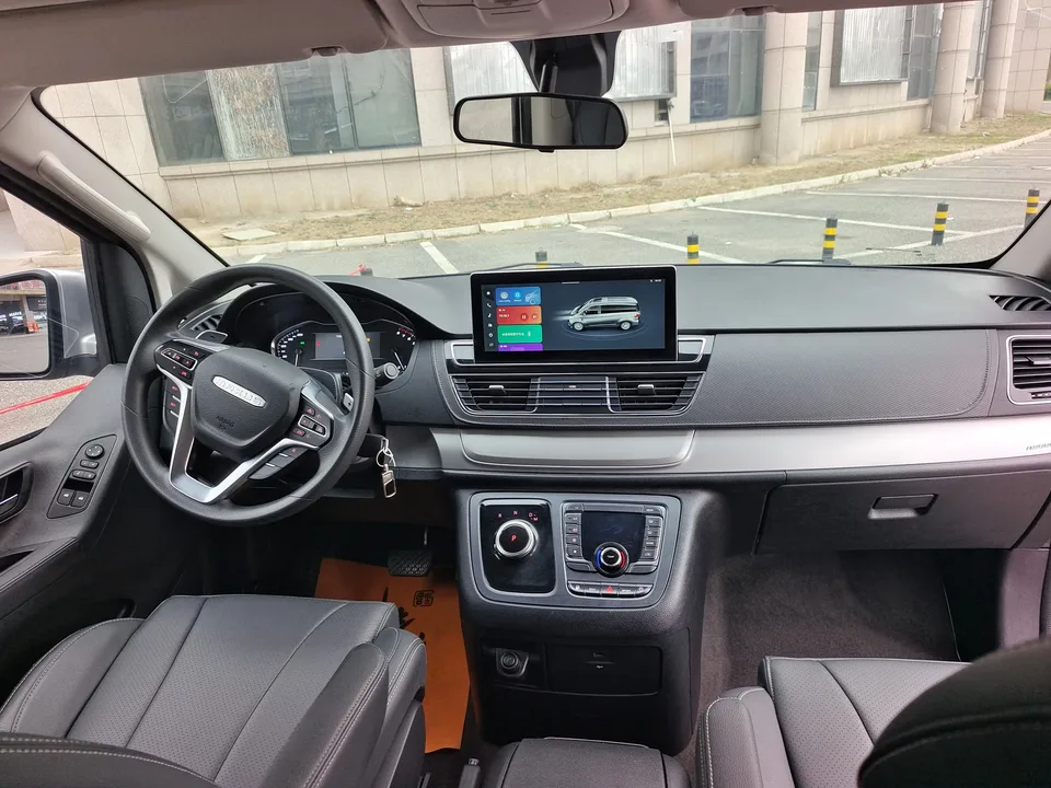 Datong Maxus G20 Maxus G20 2022 PLUS 2.0T Automatic Beverly Edition 2022 — миниатюра 4