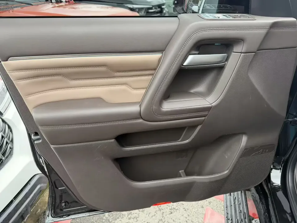 BAIC Beijing Off-road BJ60 Beijing Off-road BJ60 2022 2.0T automatic 11-piece seven-seater 2023 — thumbnail 4