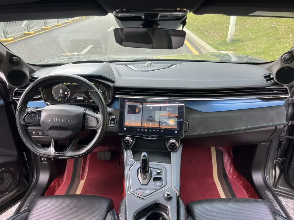 Lynk & Co 05 EM-P PHEV 1.5TD HALO 2022 — миниатюра 5