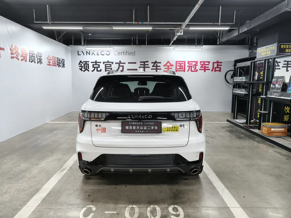 Lynk & Co 01 Lynk & Co 01 2021 2.0TD 2WD Pro 2022 — миниатюра 2