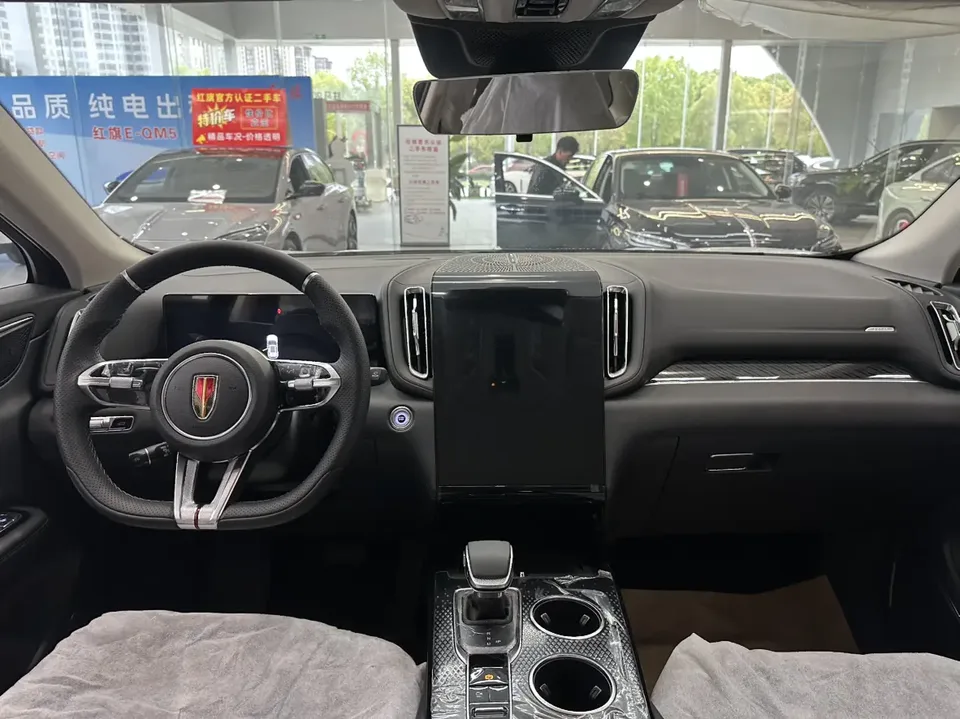 Hongqi HS3 PHEV 115km Jinwei Edition 2026 — миниатюра 3
