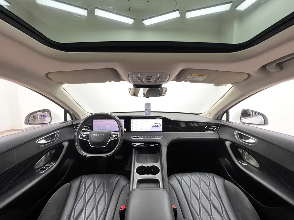 Roewe D7 EV 510 rear drive flagship version 2023 — миниатюра 5