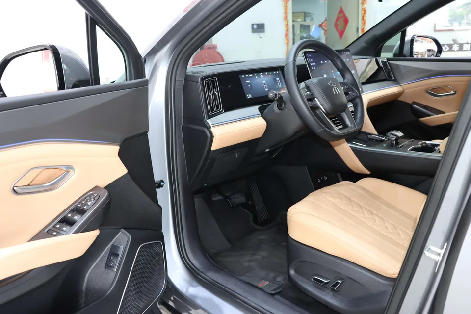 BYD Song L DM Intelligent Driving Edition DM-i 112KM Beyond Edition 2025 — миниатюра 5