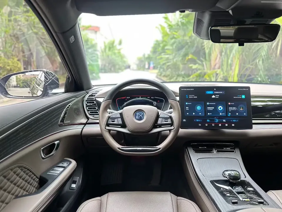 BYD Han DM DM-i Champion Edition 121KM Premium Edition 2024 — миниатюра 4