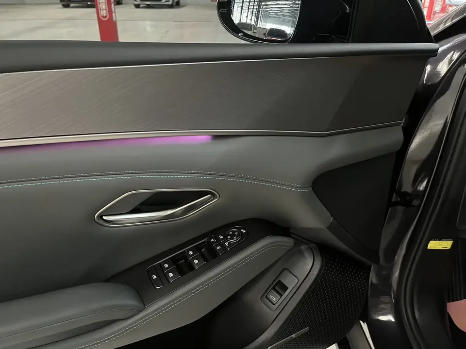 BYD Qin L DM DM-i 120KM Excellence Edition 2024 — миниатюра 5