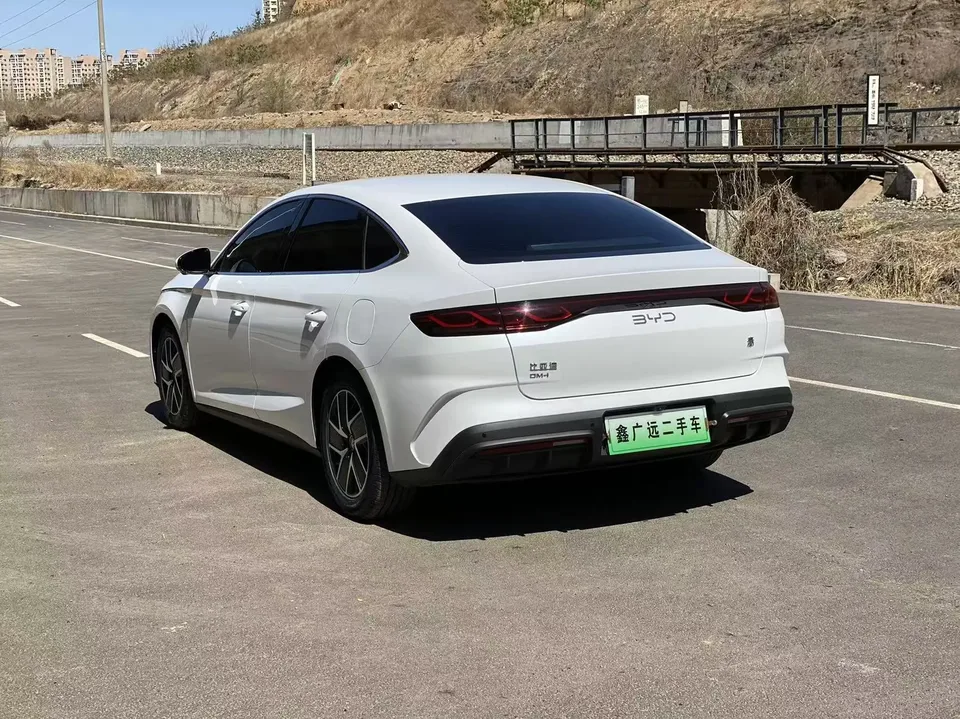 BYD Qin L DM Intelligent Driving Edition DM-i 80KM Beyond Edition 2025 — миниатюра 4