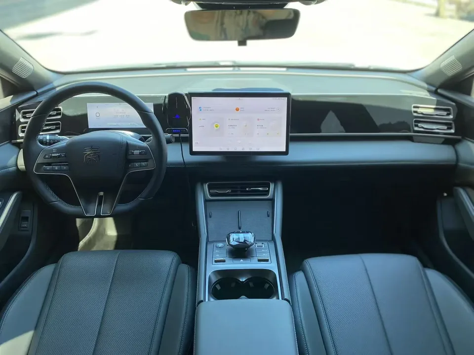 BYD Qin L DM Intelligent Driving Edition DM-i 80KM Beyond Edition 2025 — миниатюра 5