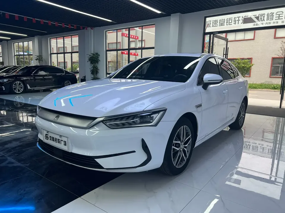 BYD Qin PLUS EV 2022