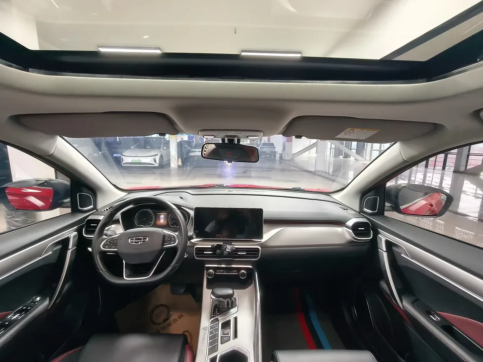 Geely Coolray SX11 240T DCT Diamond Edition 2022 — миниатюра 3