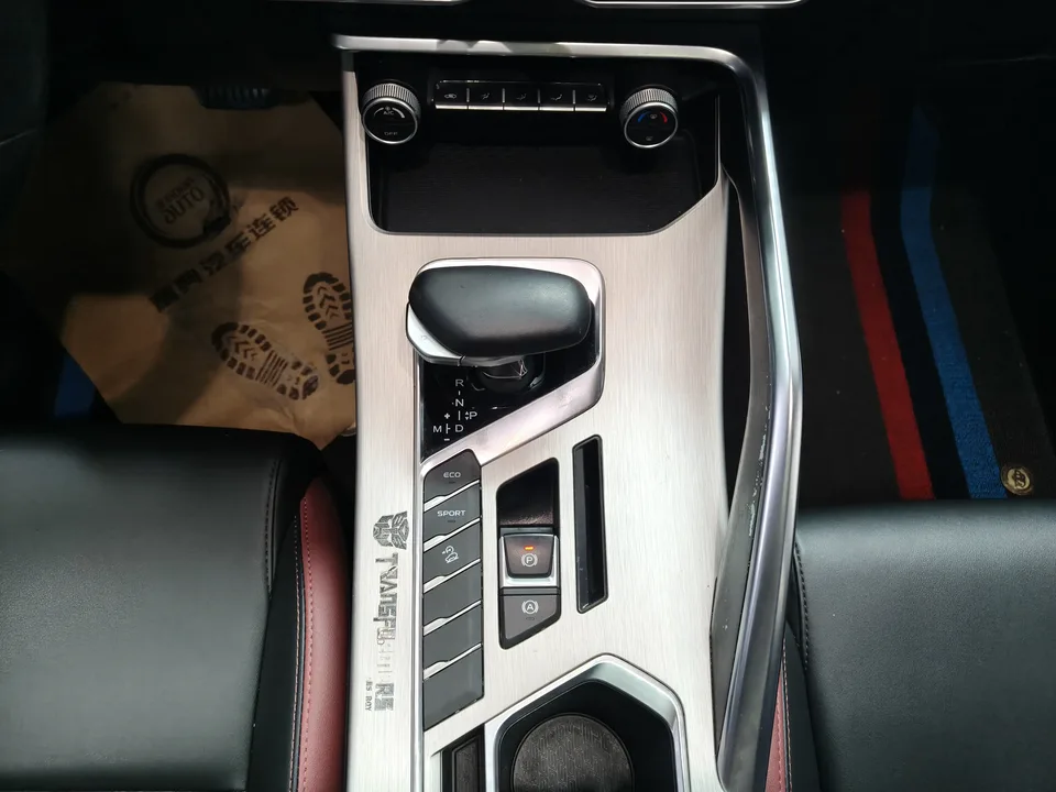 Geely Coolray SX11 240T DCT Diamond Edition 2022 — миниатюра 4