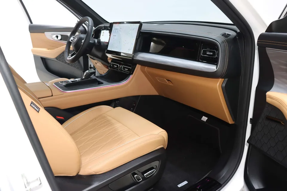 GAC Trumpchi GS8 Trumpchi GS8 2025 Pilot Series 2.0TGDI 2WD 5-seater Luxury Edition 2025 — миниатюра 3