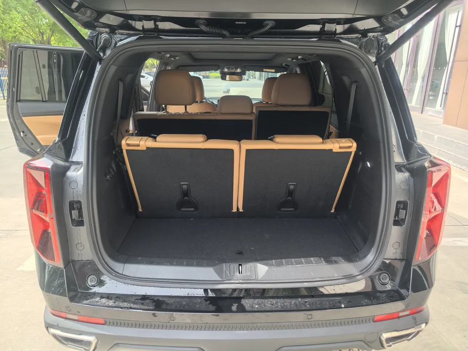 GAC Trumpchi GS8 Trumpchi GS8 2024 Trumpchi GS8 2024 Pilot Series 2.0TGDI 2WD Luxury Connected Edition 2026 — thumbnail 4