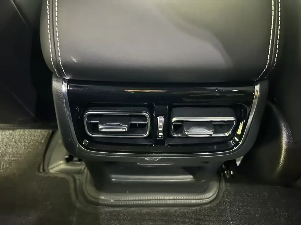 GAC Trumpchi GS8 Trumpchi GS8 2025 Pilot Series 2.0TGDI 2WD 5-seater Luxury Edition 2025 — миниатюра 3