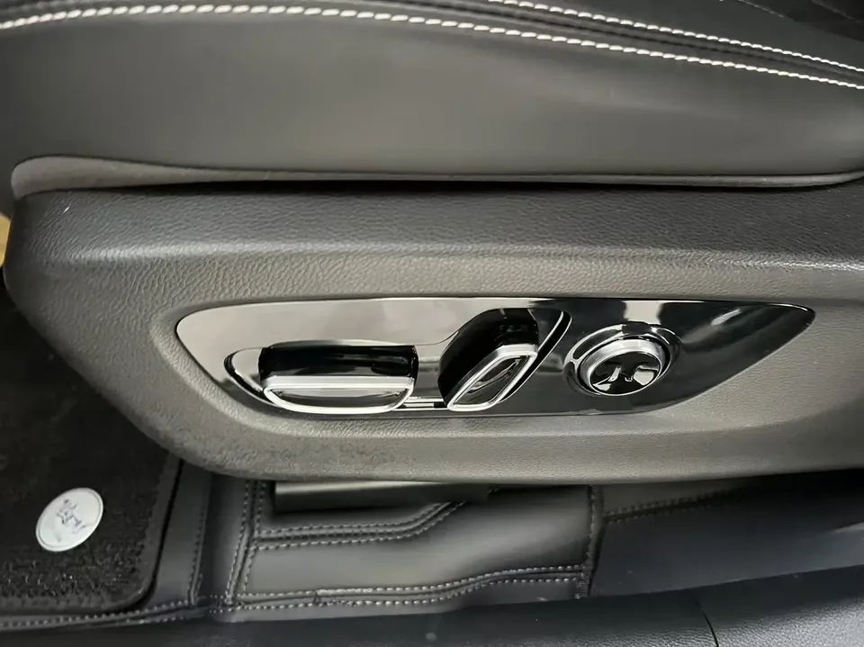 GAC Trumpchi GS8 Trumpchi GS8 2025 Pilot Series 2.0TGDI 2WD 5-seater Luxury Edition 2025 — миниатюра 5