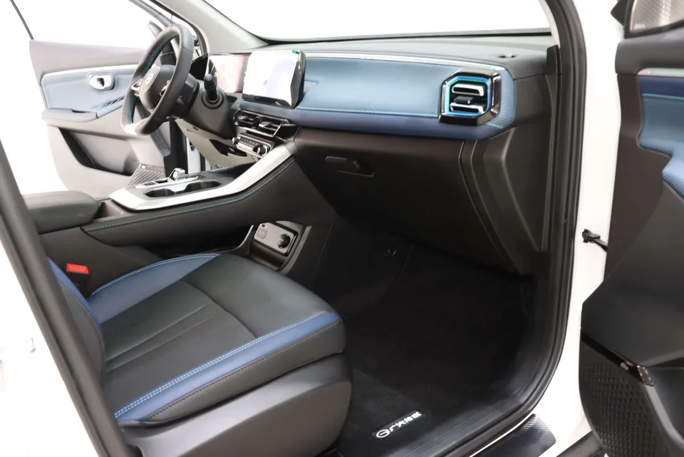GAC Trumpchi GS3 Shadow Speed 270T Jinzhi Edition 2025 — миниатюра 3