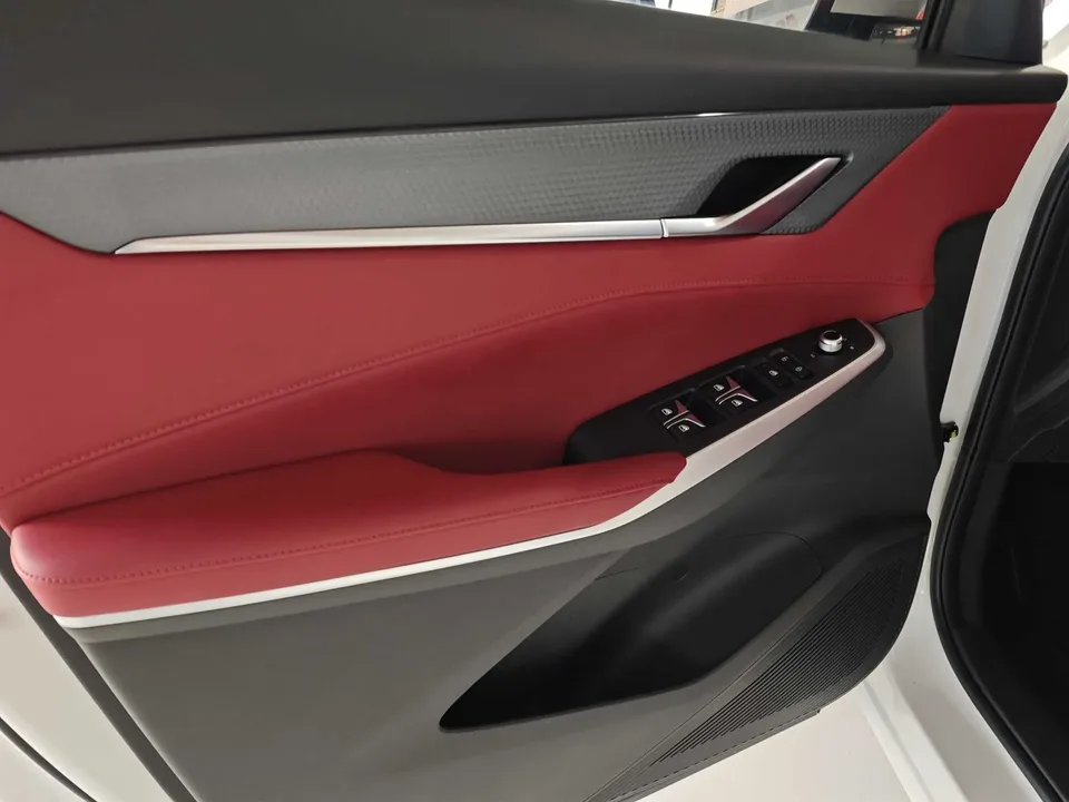 Changan CS75PLUS second generation 1.5T automatic exclusive model 2022 — миниатюра 3