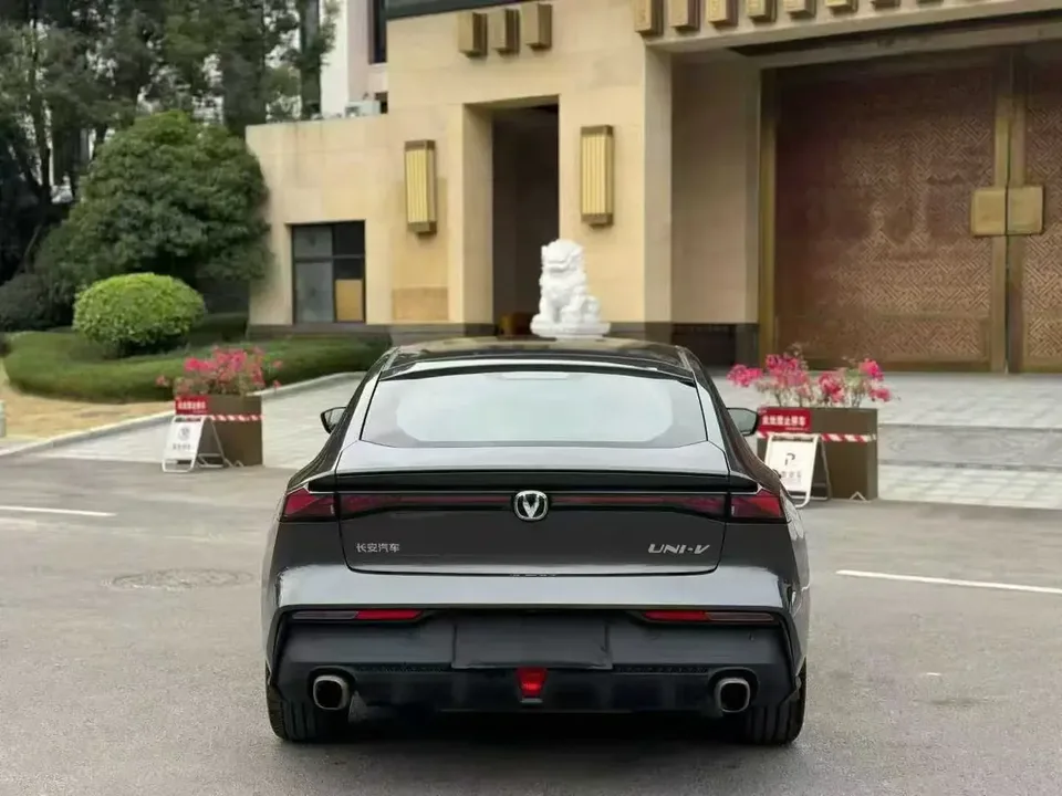 Changan UNI-V 1.5T Premium Edition 2023 — миниатюра 4