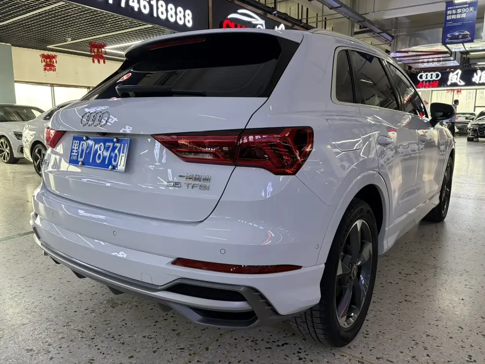 Audi Q3 Audi Q3 2022 35 TFSI Fashionable and Dynamic 2022 — миниатюра 2