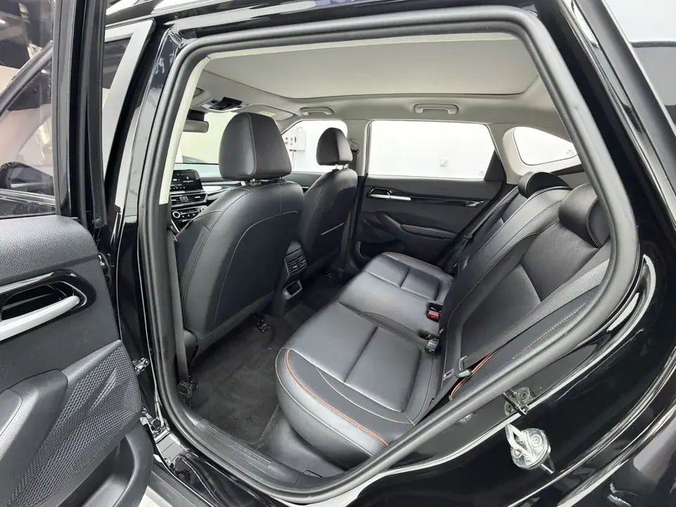 Kia Seltos 1.5L IVT Premium Edition 2023 — миниатюра 3