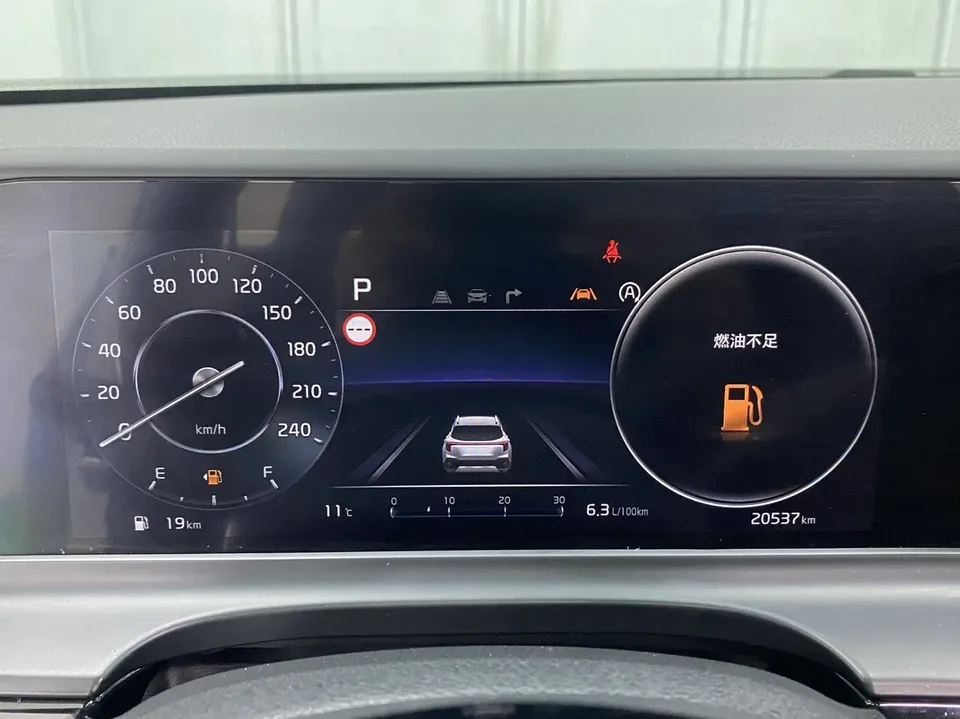 Kia Seltos 1.5L IVT Premium Edition 2023 — миниатюра 4