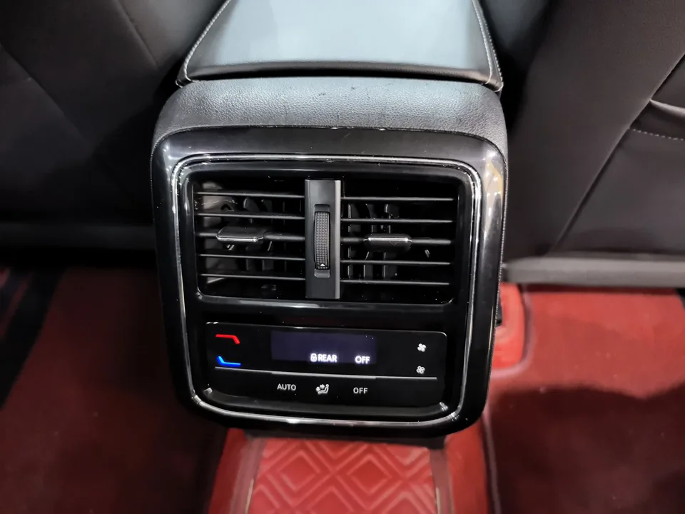 Volkswagen Passat PHEV Passat PHEV 2022 430PHEV Hybrid Elite Edition 2023 — миниатюра 4