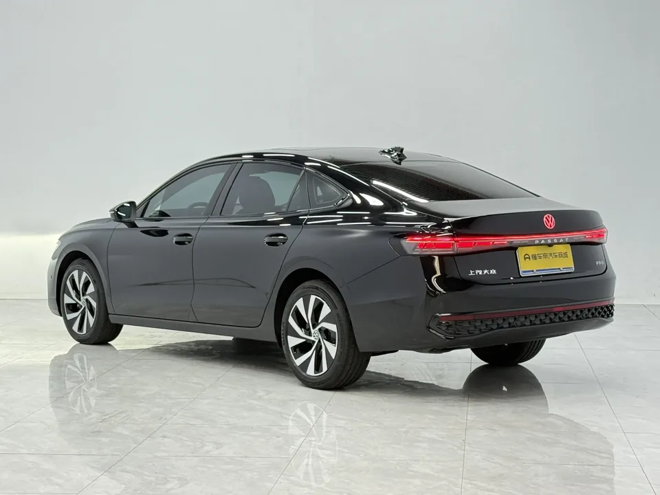Volkswagen Passat Passat 2025 Pro 380TSI Starry Sky Dragon Edition 2025 — thumbnail 2