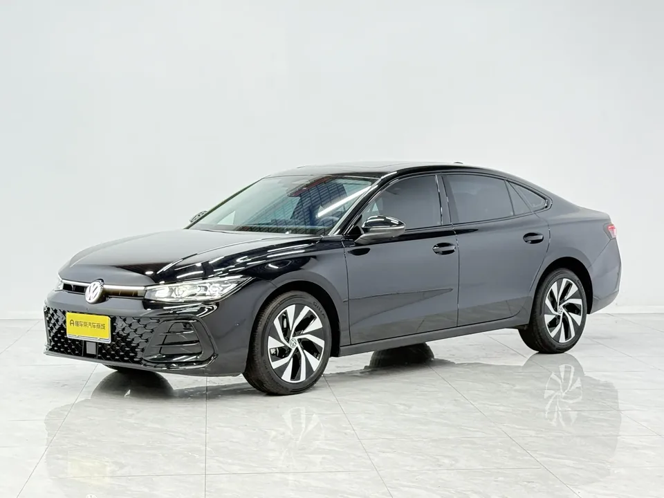Volkswagen Passat Passat 2025 Pro 380TSI Starry Sky Dragon Edition 2025 — photo 1, buy with delivery to Moscow