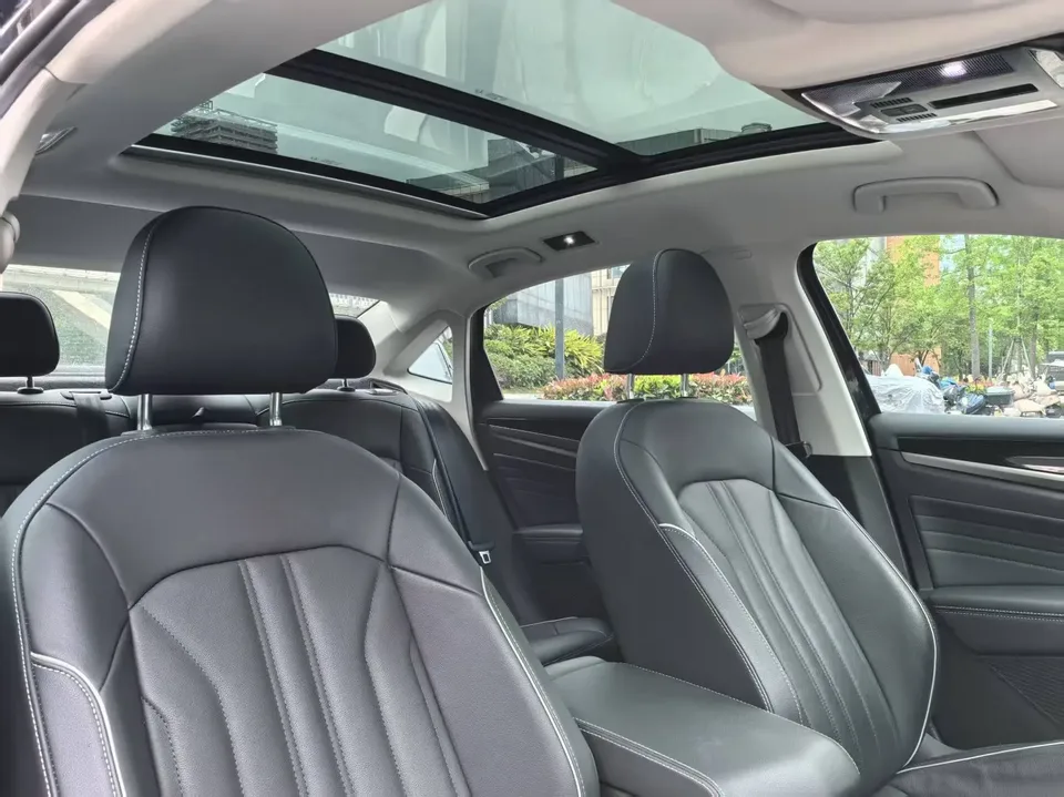 Volkswagen Passat Passat 2022 330TSI Premium Edition 2022 — миниатюра 5