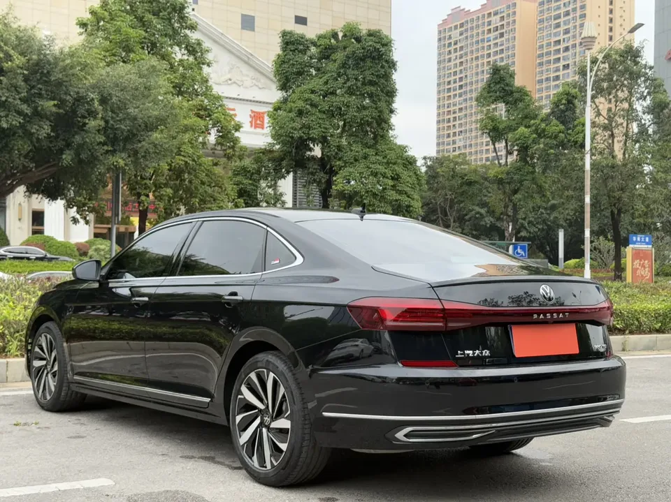 Volkswagen Passat Passat 2025 Outstanding Model 380TSI Longteng Edition 2025 — миниатюра 2