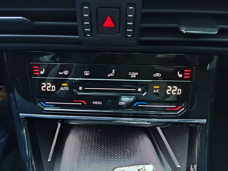Volkswagen Passat facelift 280TSI Elite Edition 2023 — миниатюра 3