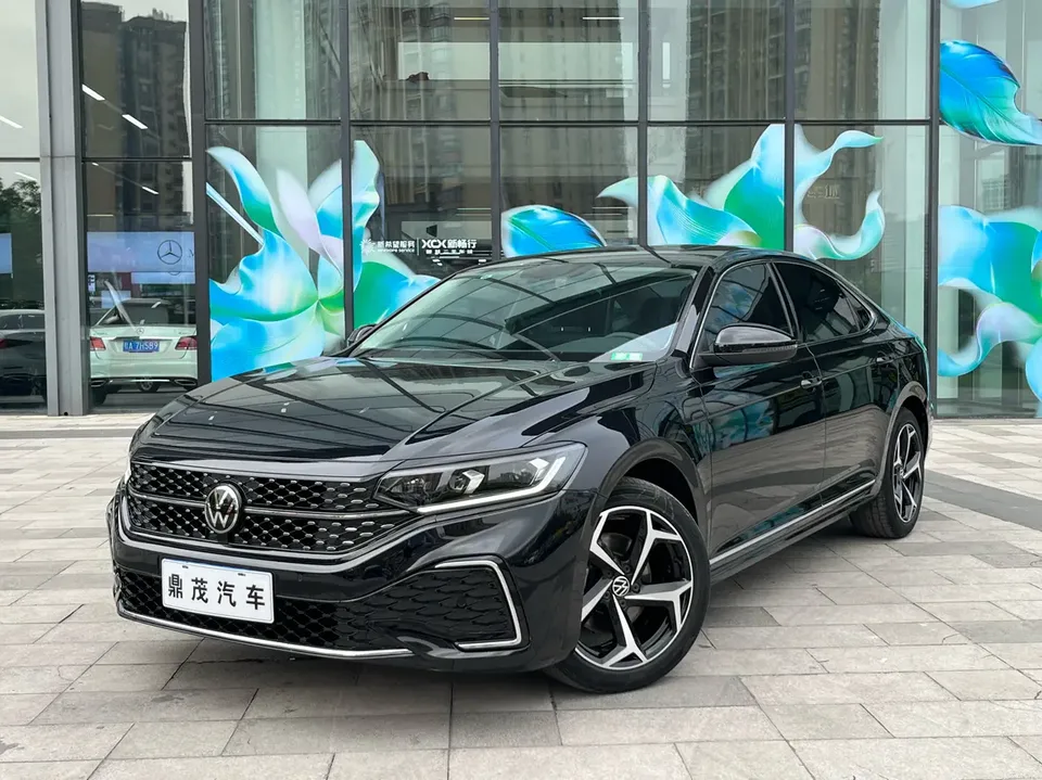 Volkswagen Passat 2024