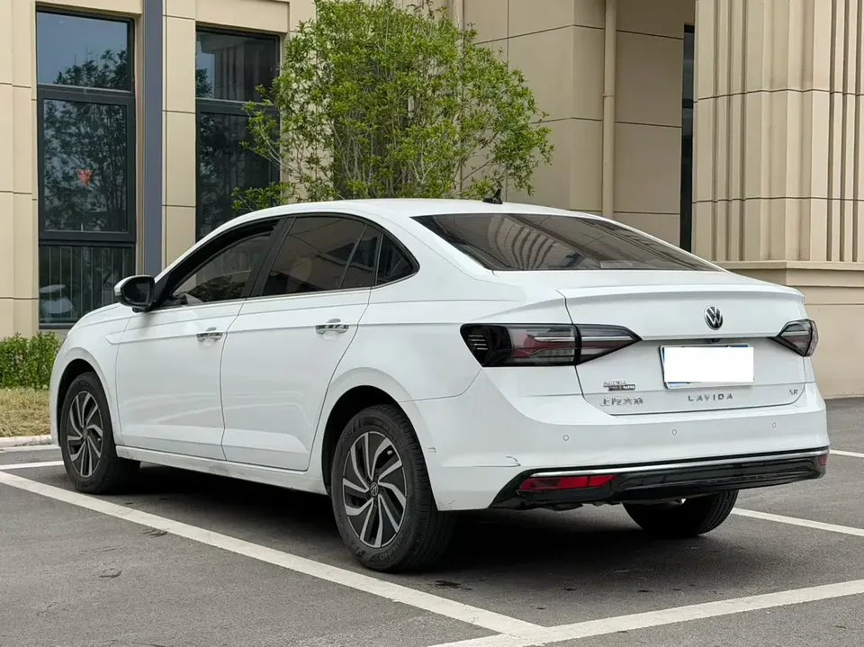 Volkswagen Lavida Lavida 2023 New 1.5L Automatic New Edition 2024 — thumbnail 4