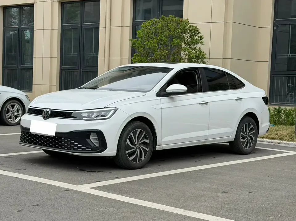 Volkswagen Lavida Lavida 2023 New 1.5L Automatic New Edition 2024 — photo 1, buy with delivery to Moscow
