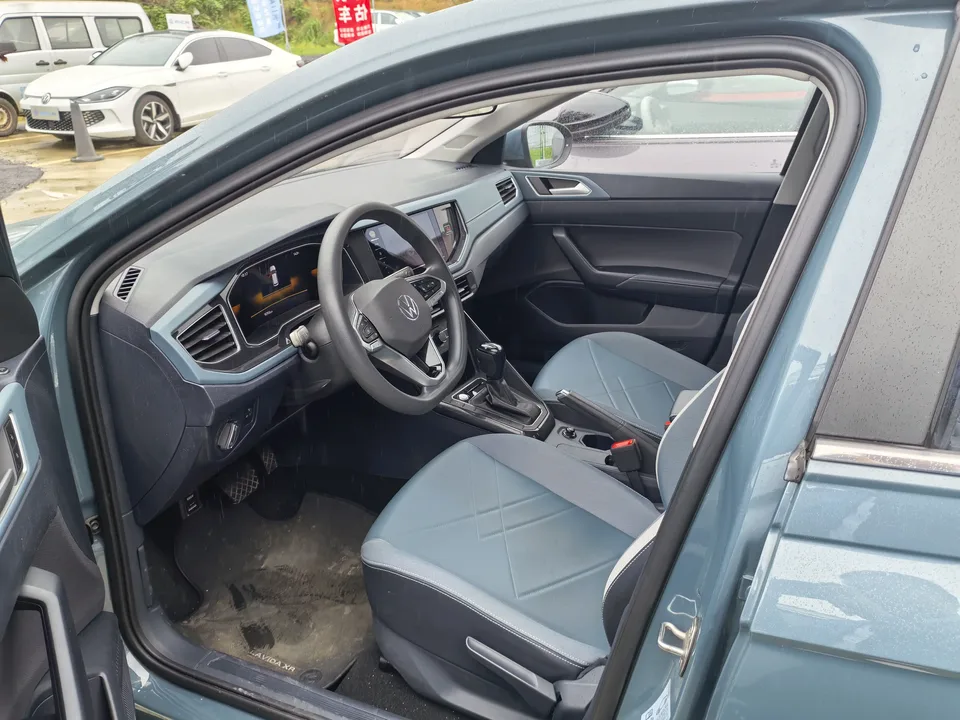Volkswagen Lavida New 1.5L Automatic New Edition 2023 — миниатюра 4
