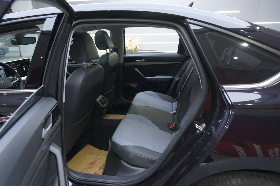 Volkswagen Lavida Lavida 2023 facelift 1.5L automatic starry sky 5 million version 2023 — thumbnail 4