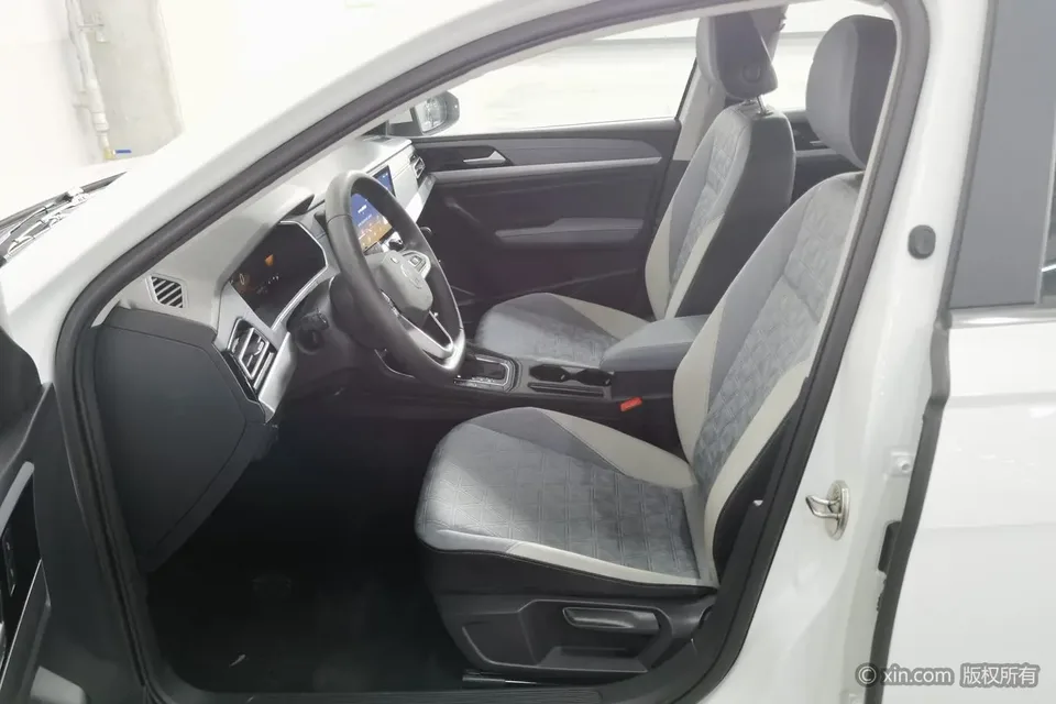 Volkswagen Lavida 300TSI DSG Full Edition 2024 — миниатюра 4
