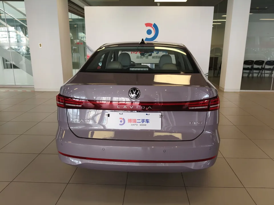 Volkswagen Lavida 2026 Volkswagen Lavida Pro 300TSI Starry Sky Smart Edition 2025 — миниатюра 2