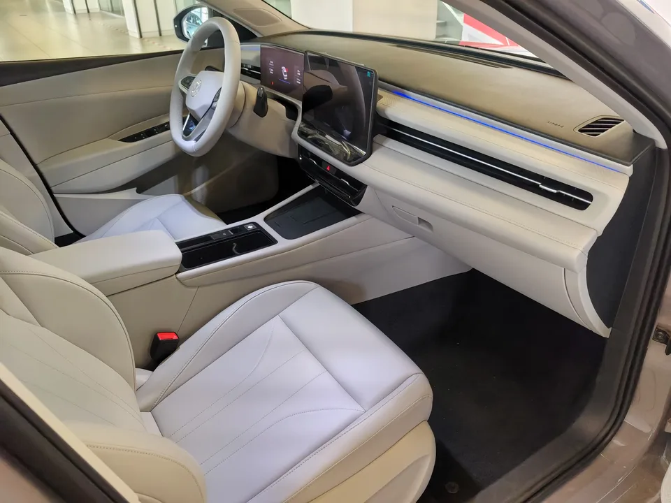 Volkswagen Lavida 2026 Volkswagen Lavida Pro 300TSI Starry Sky Smart Edition 2025 — миниатюра 5