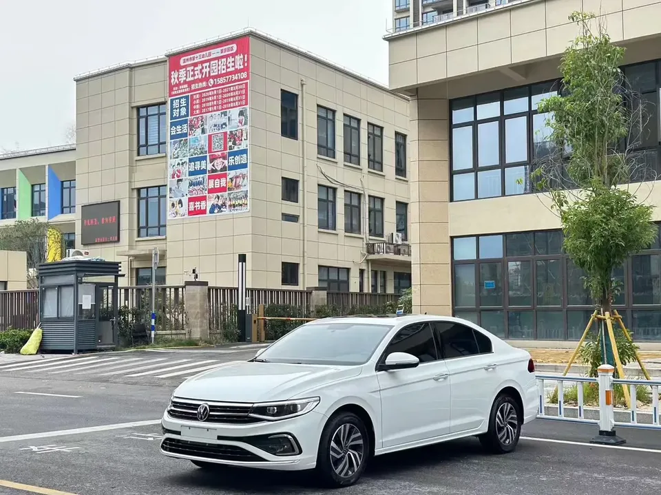 Volkswagen Bora Bora 2023 200TSI DSG Intelligent Driving Edition 2023 — photo 1, buy with delivery to Moscow