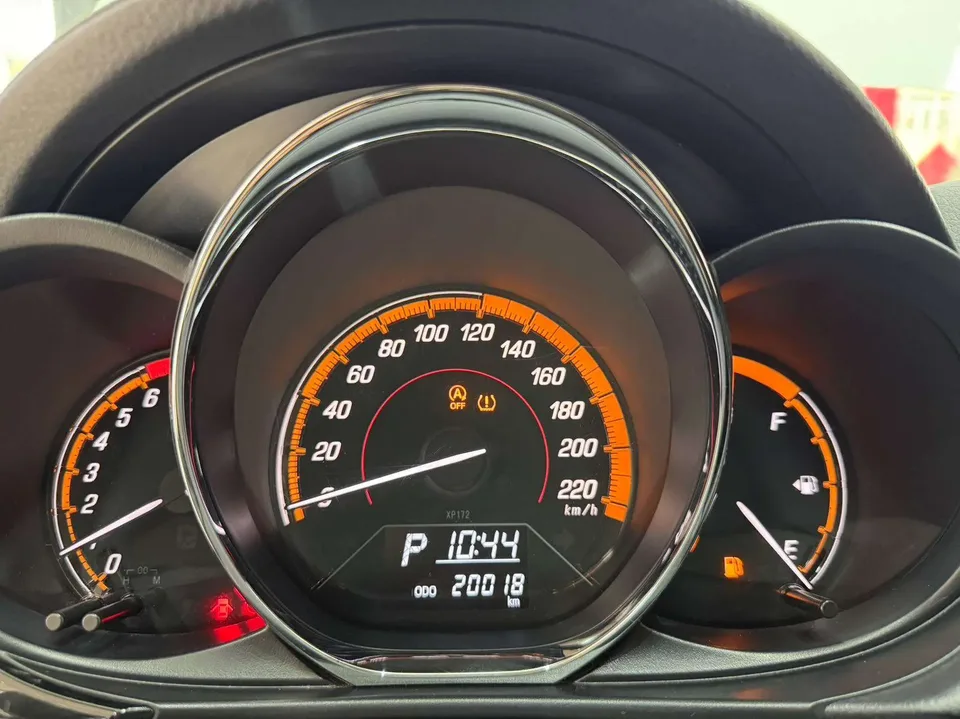 Toyota Yaris L YARiS L Zhixuan 2022 Zhixuan X 1.5L CVT luxury PLUS version 2022 — миниатюра 4