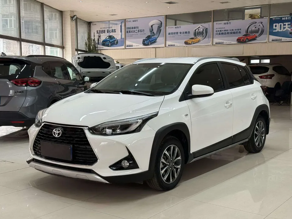 Toyota Yaris L 2022