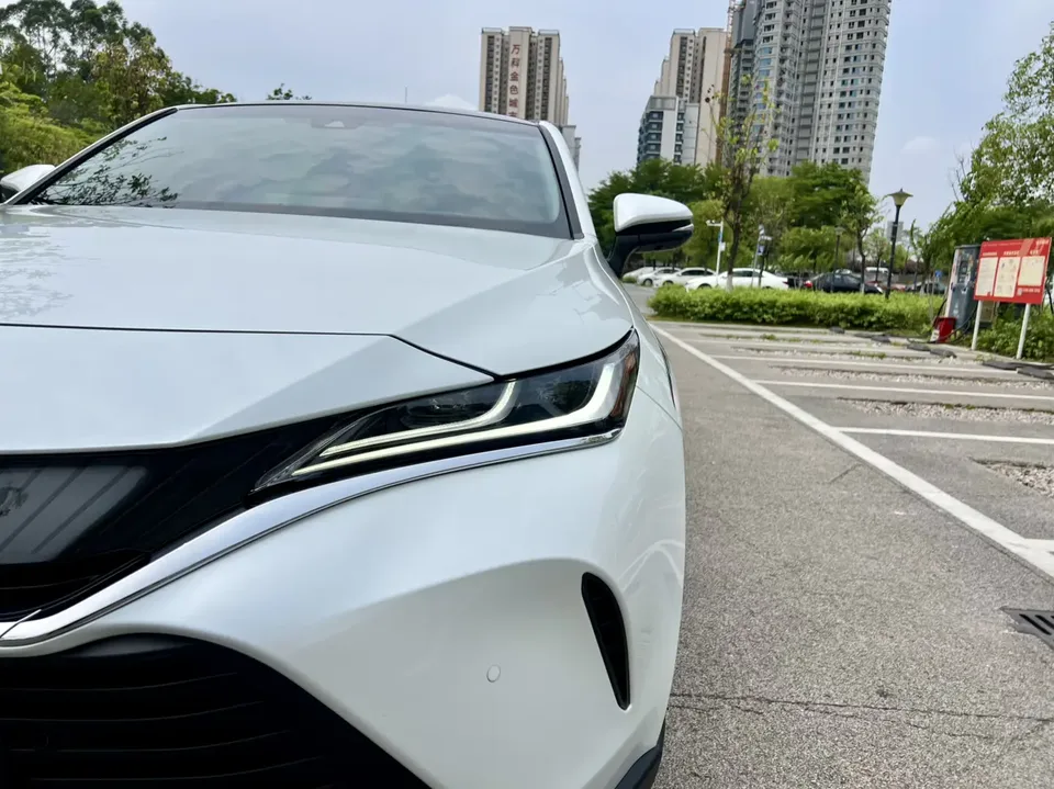 Toyota HARRIER Lingfang Harrier 2022 2.0L CVT 2WD Premium Edition 2022 — миниатюра 4