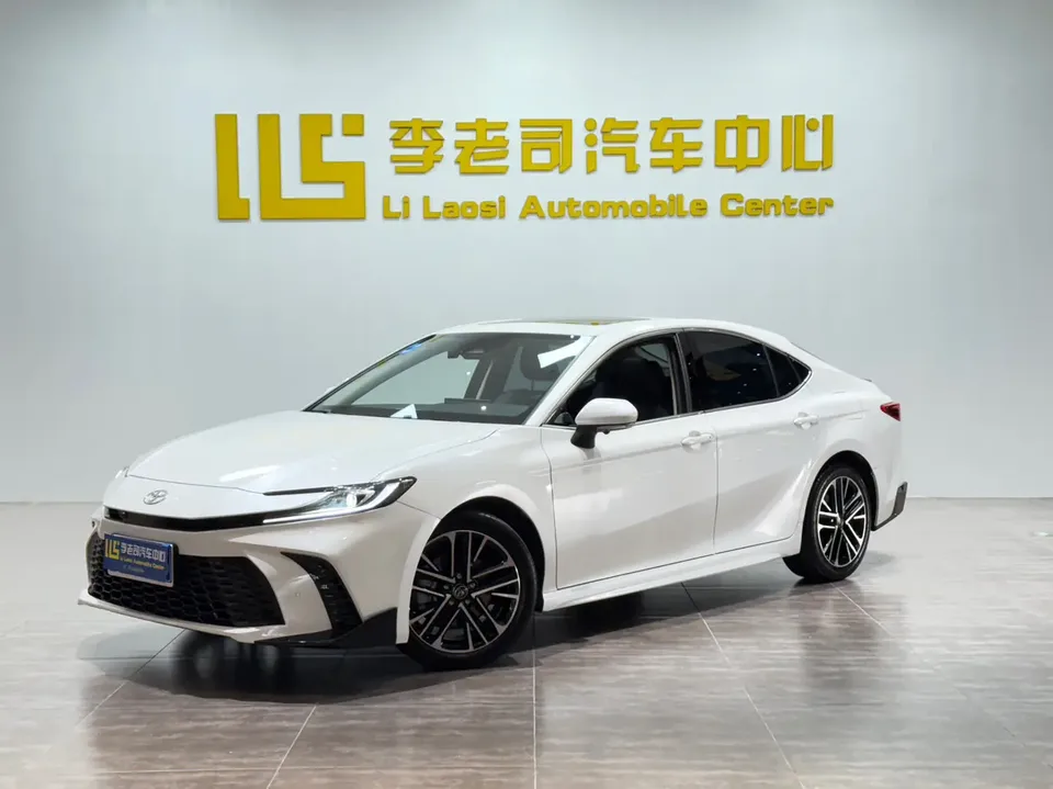 Toyota Camry 2025