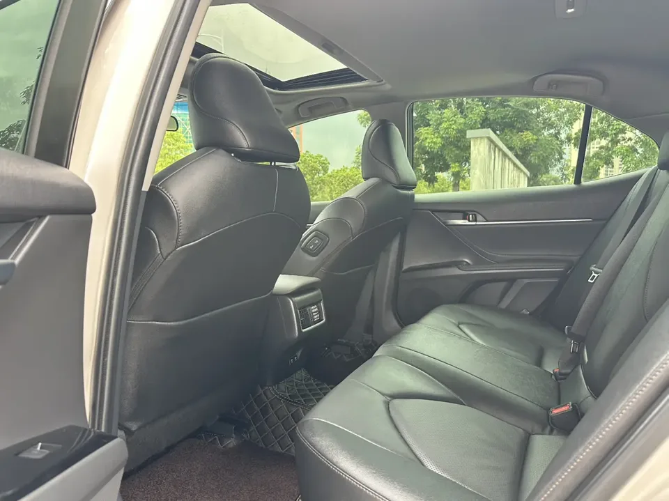 Toyota Camry 2.0G Deluxe Edition 2022 — миниатюра 3