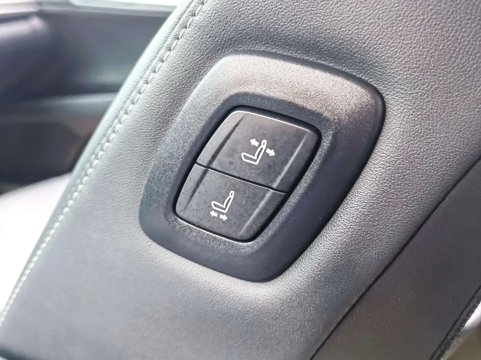 Toyota Camry Hybrid 2.0HG Premium Edition 2024 — миниатюра 5