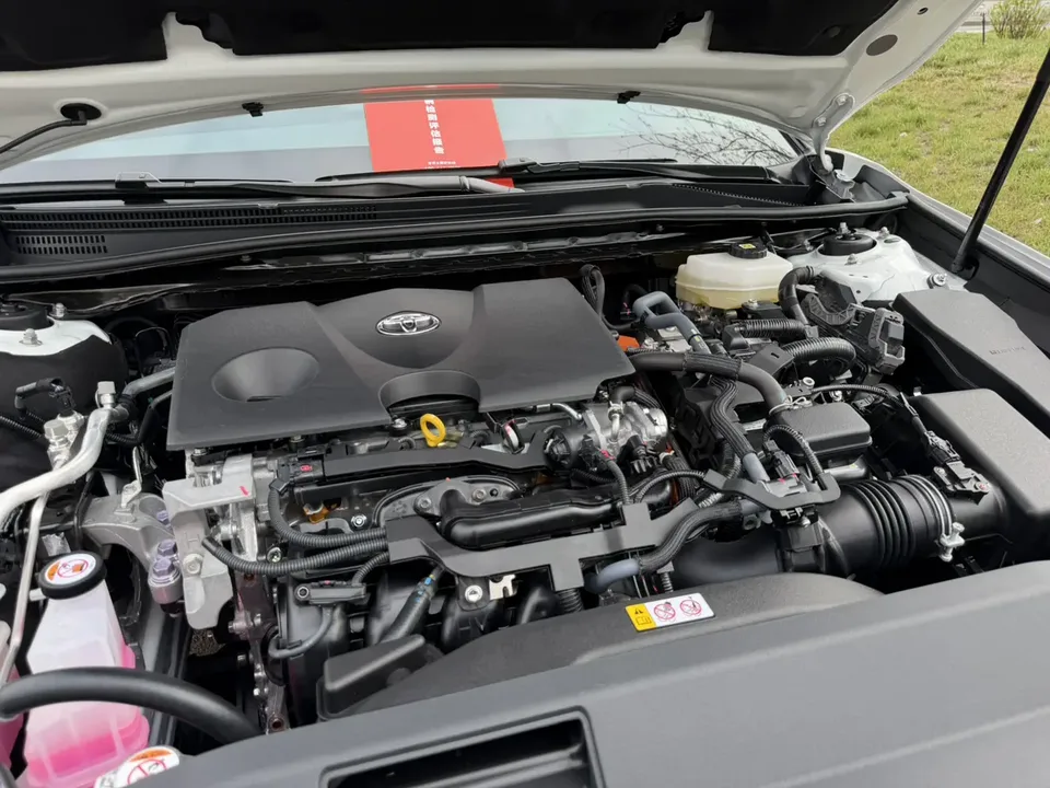 Toyota Camry Hybrid 2.0HS Sports Edition 2024 — миниатюра 3