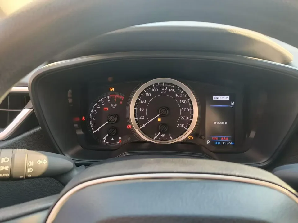 Toyota Corolla 1.2T S-CVT GL-i Luxury Edition 2022 — миниатюра 4