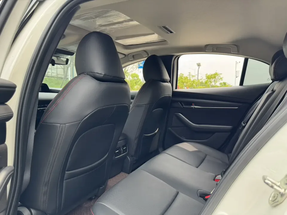 Mazda Axela 2.0L Automatic Quality Edition 2023 — миниатюра 3