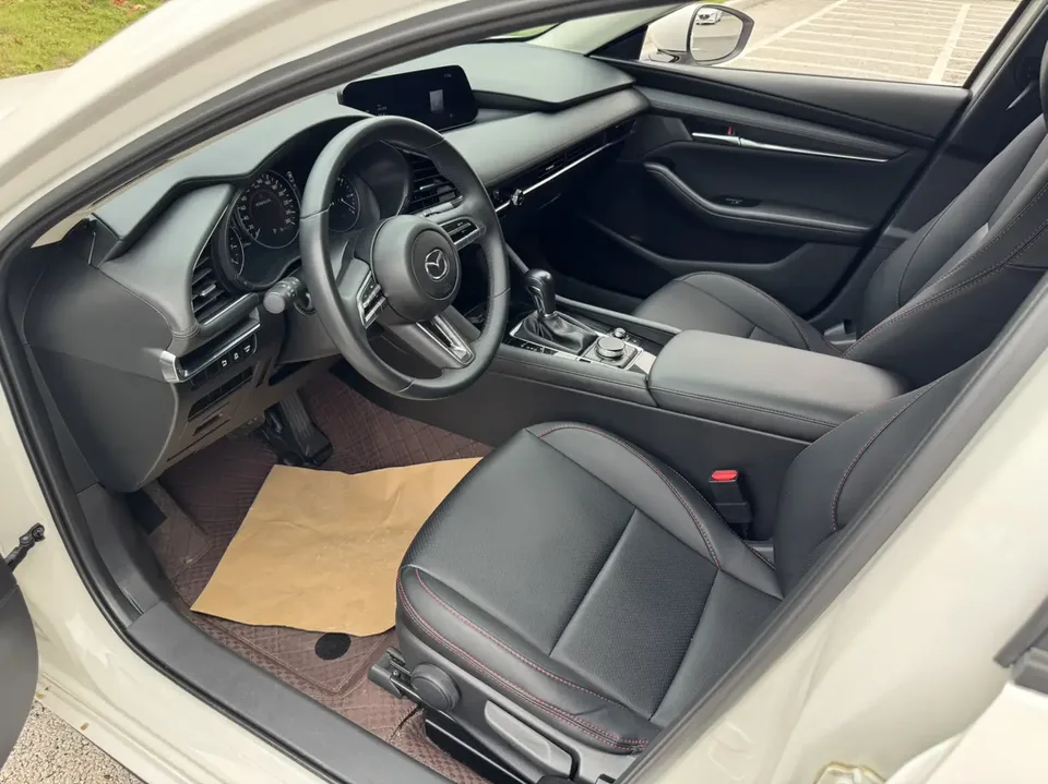 Mazda Axela 2.0L Automatic Quality Edition 2023 — миниатюра 5